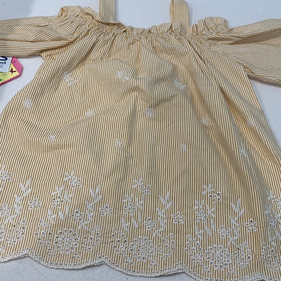 Ross Yellow and White Flower Cold Shoulder Top - Picture 1 of 5